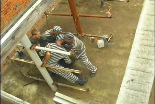 gangbang dans une prison